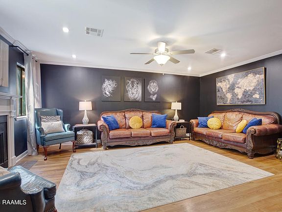 5th image of 3500 E Simcoe St APT 13