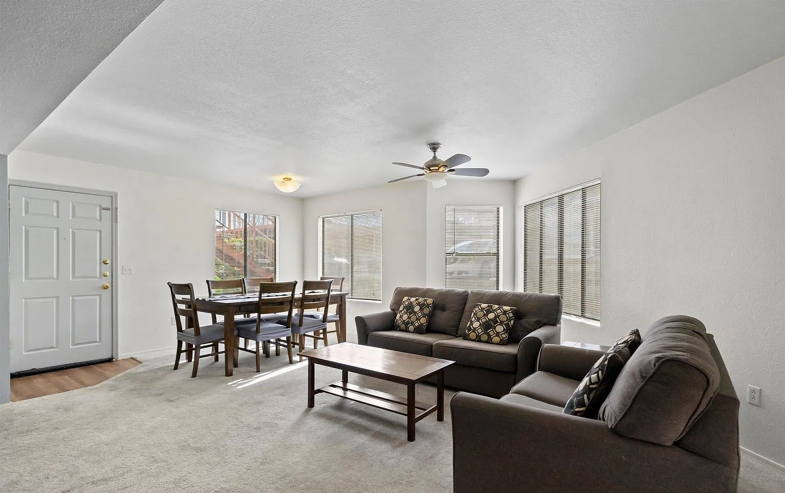 3 bed, 1152 sqft, $2,000 — Photo 4