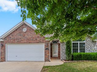 1594 N Oakhaven Pl, Fayetteville, AR 72704