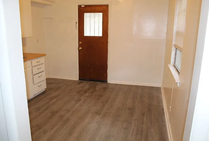 1 Sheffield Dr — Photo 7