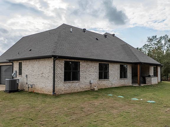 4th image of 12342 Oak Grove Dr