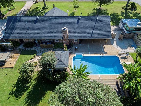 2nd image of 2109 Oakhollow Dr