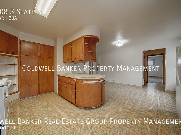 608 S State St — Photo 11