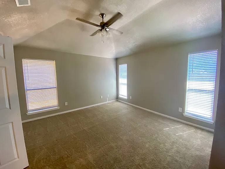 3924 Denham Way — Photo 7