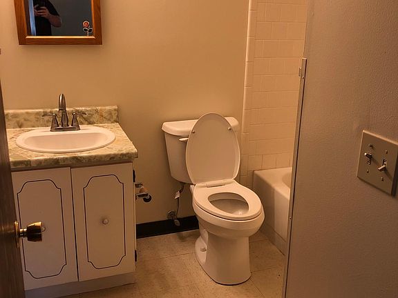 5th image of 246 S Washington St APT C3