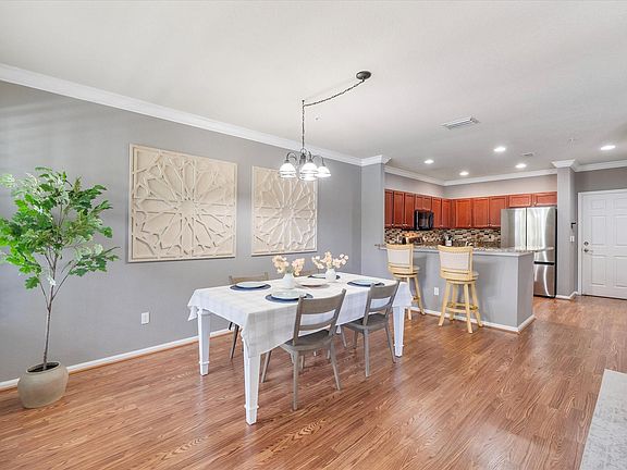 2nd image of 4718 Sierra Lane