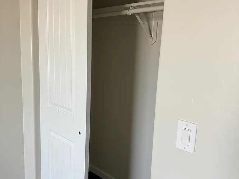 1831 E Breeze Ln — Photo 18