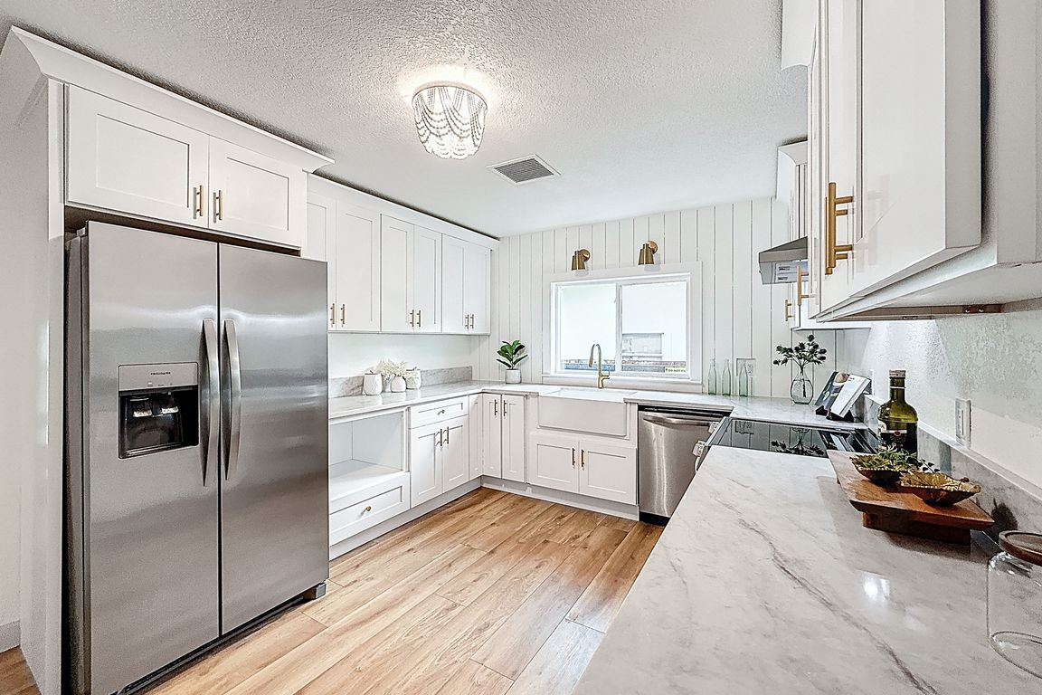 45-print-1267-Woodlawn-Terr-kitchen-2
