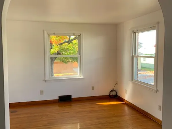 809 North Ave, Girard, OH 44420