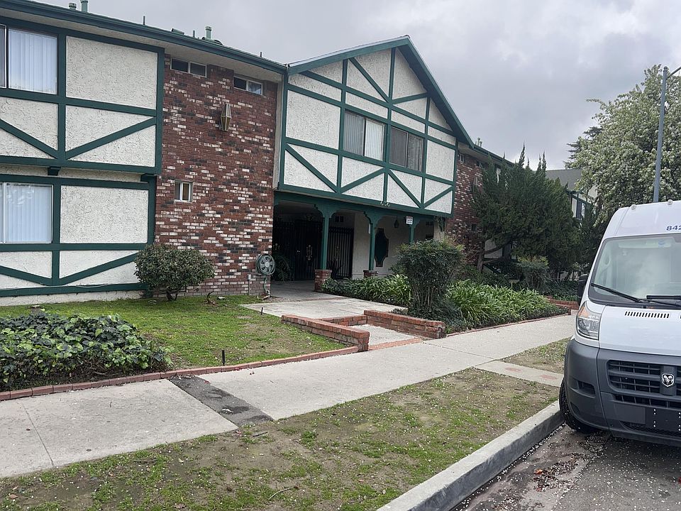 1st image of 636 W Wilson Ave APT 219