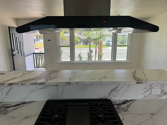2nd image of 555 Bernard St