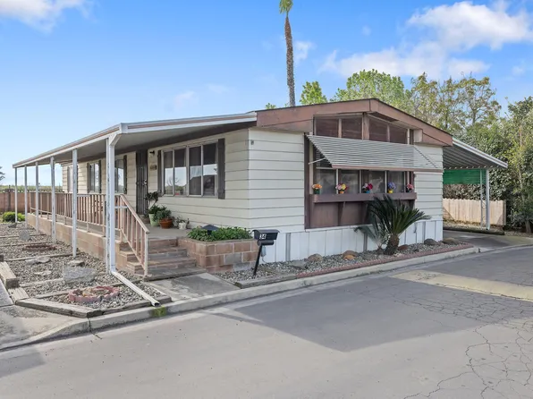1401 E Paige Avenue #34, Tulare, CA 93274