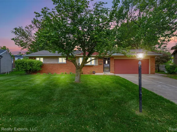 38505 Littlefield Dr, Sterling Heights, MI 48312