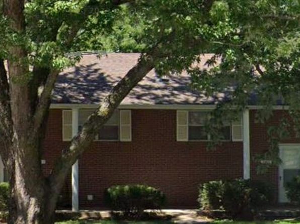 2912 N River Ter