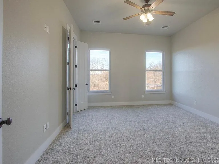 783 E Finley Ridge Dr — Photo 9