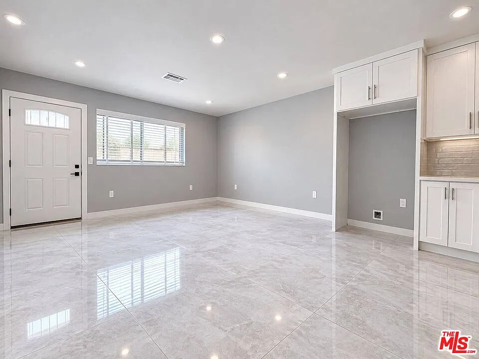 2 bed, 1.0 bath, 800 sqft, $2,700 — Photo 4