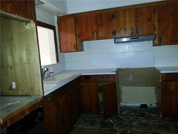 4th image of 1240 E Livingston St