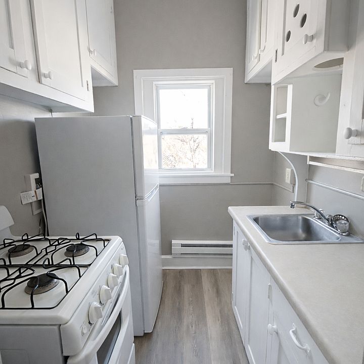 1st image of 717 Cedar Ave S APT 5