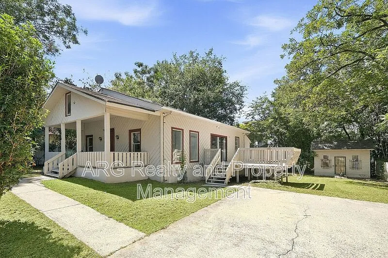 3 bed, 2.0 bath, 1800 sqft, $2,800 — Photo 2