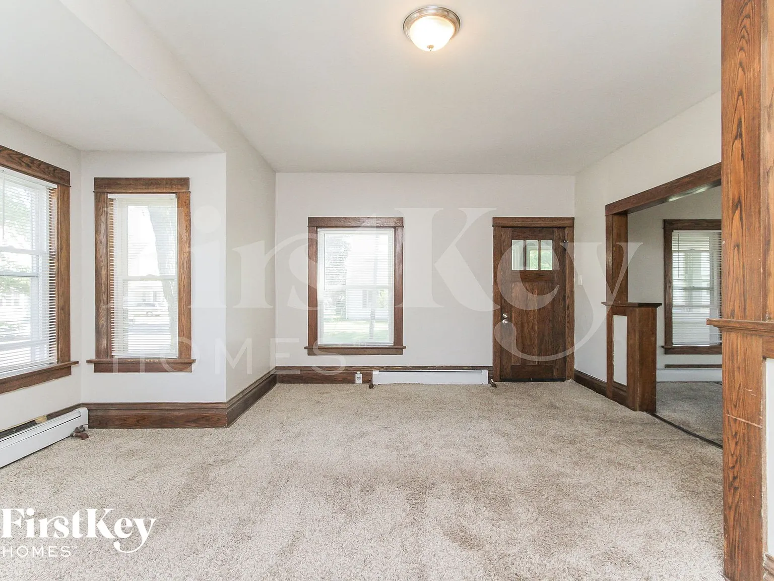 3 bed, 1.0 bath, 1412 sqft, $2,580 — Photo 4