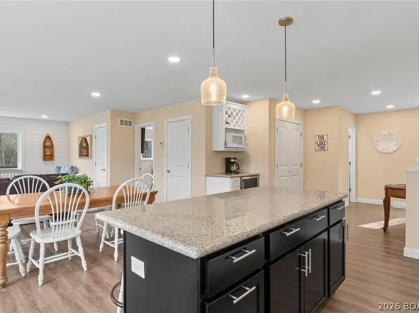 463 Lindsay Ln, Camdenton, MO 65020