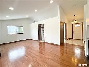 491 Leetonia Dr — Photo 2