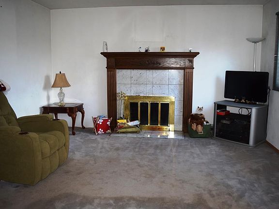 5th image of 419 Chesterton Ave