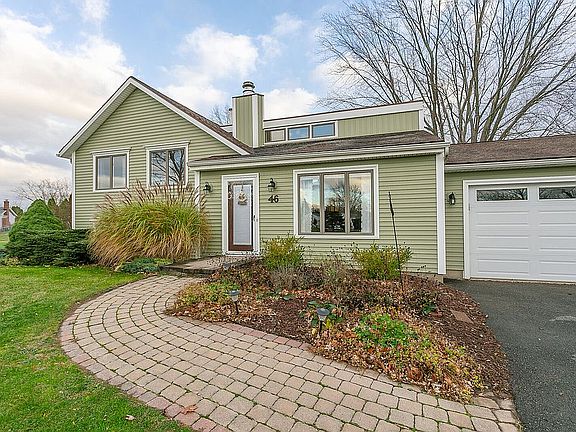 2nd image of 46 Weather Wood Ln