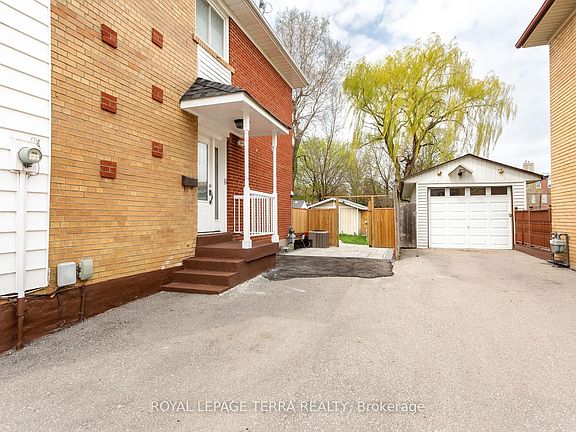 3rd image of 2475 Brookhurst Rd
