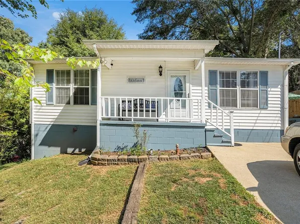 3223 Hilltop Cir, Gainesville, GA 30506
