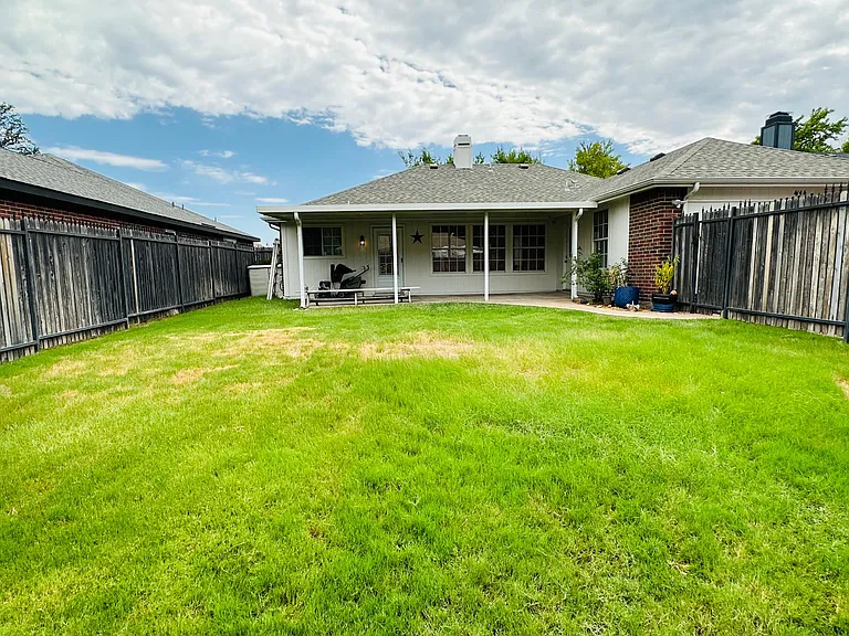4144 Clary Dr — Photo 29
