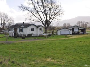 407 W Birnie Slough Rd, Cathlamet, WA 98612