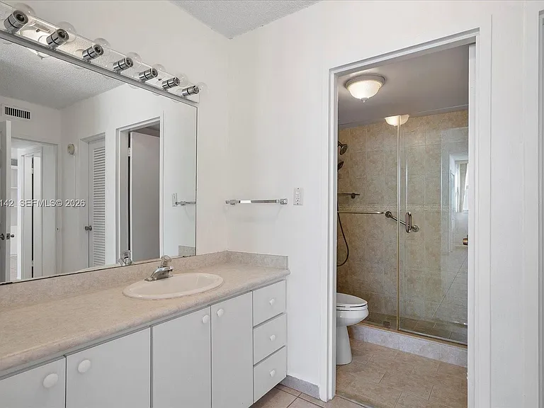 9225 Collins Ave #706 — Photo 19