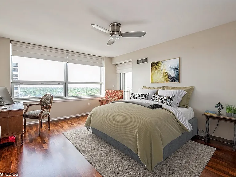807 Davis St #1501 — Photo 5
