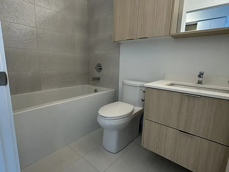 5105 Hurontario St #809 — Photo 20
