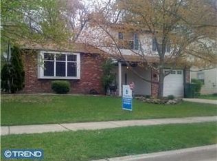 35 Lakeside Dr, Marlton, NJ 08053