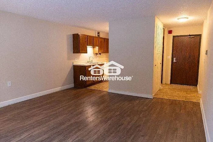 6615 Lake Shore Dr S #115 — Photo 2