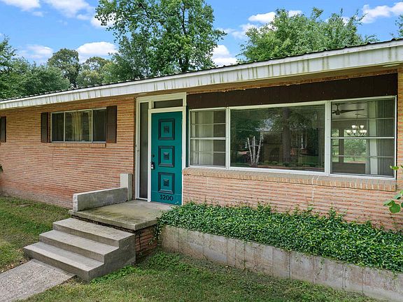 4th image of 3200 Indian Springs Dr