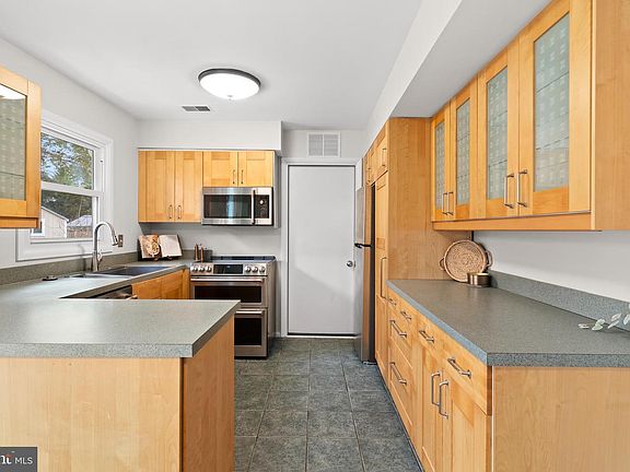 5th image of 13124 Pavilion Ln