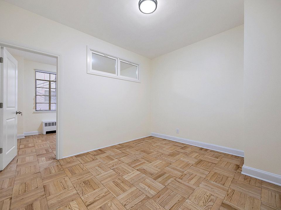 1st image of 320 E 42nd St APT 116