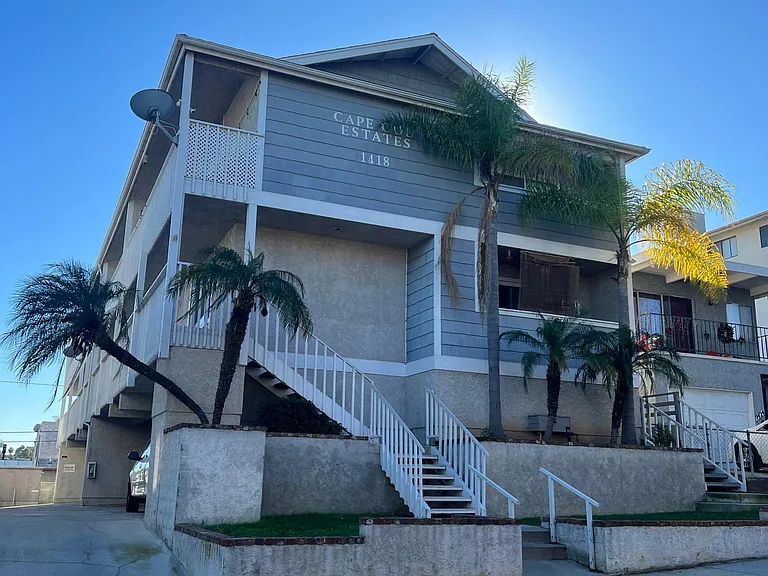 Front of building; 5 townhouses