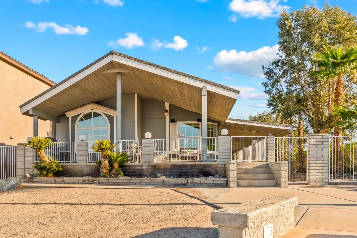 next background image