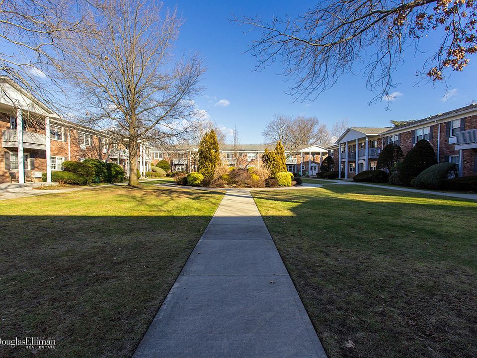 1st image of 24 Fairharbor Dr #24
