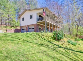 329 Hillview Dr, FRANKLIN, NC 28734