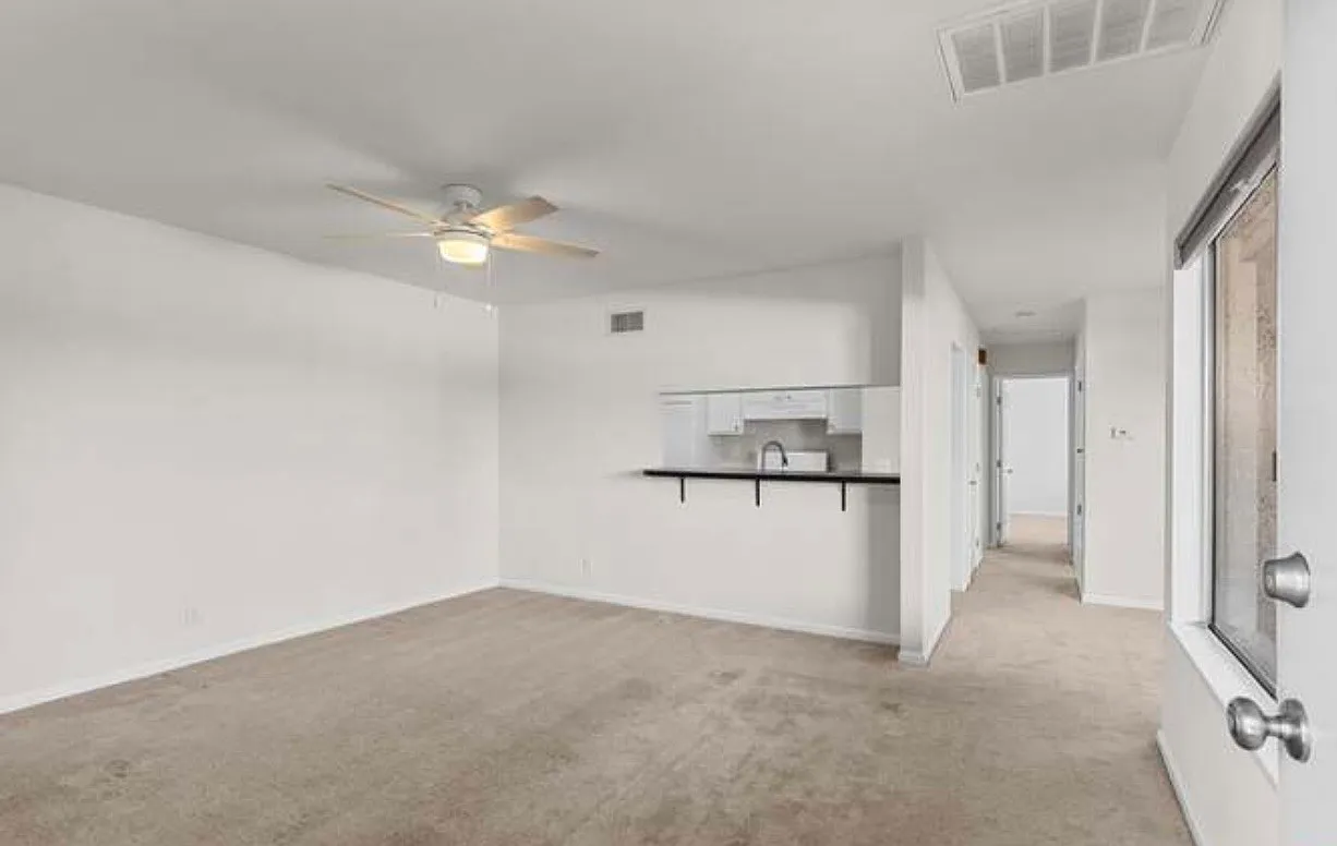 2 bed, 853 sqft, $3,300 — Photo 1