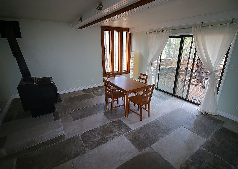 2nd living area w/ 2nd deck
