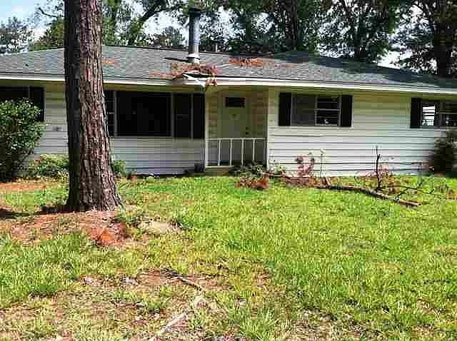 2nd image of 3921 Laird Rd