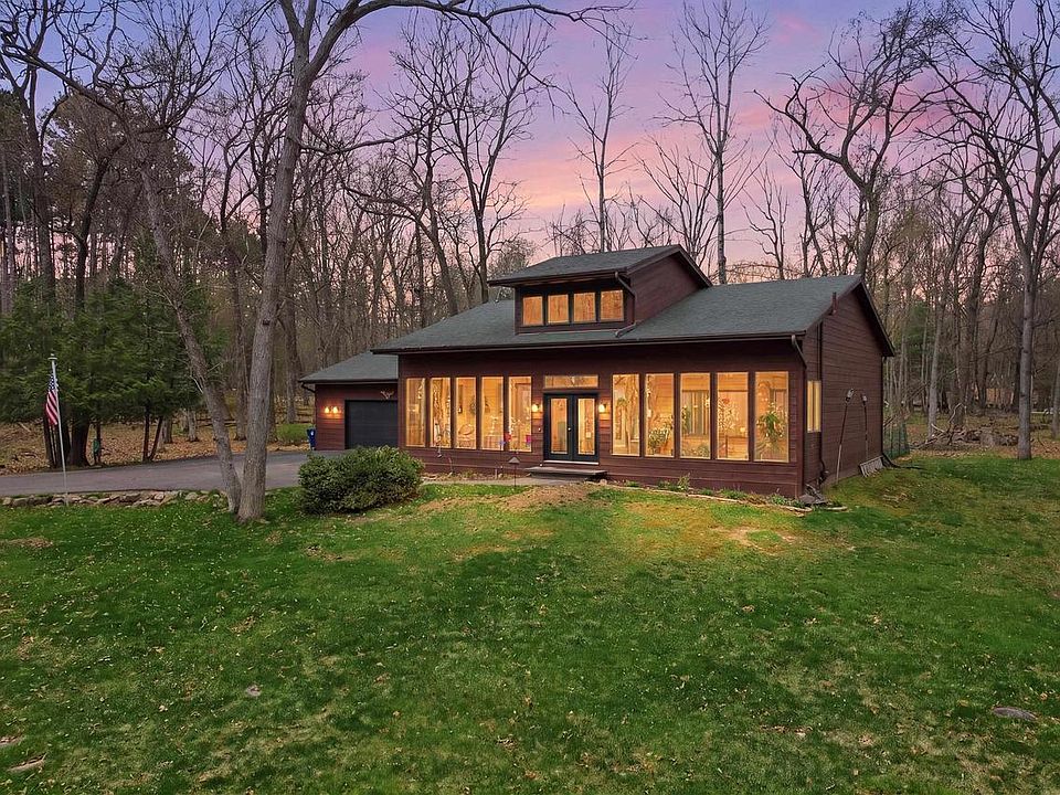 1st image of E2425 LAMPLIGHTER LANE