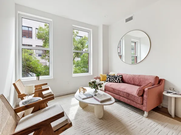 171 Calyer Street image 1 of 9