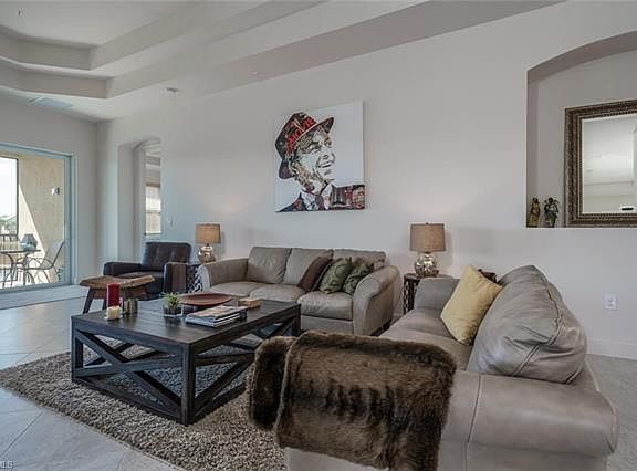 3rd image of 10220 Glastonbury Cir #201